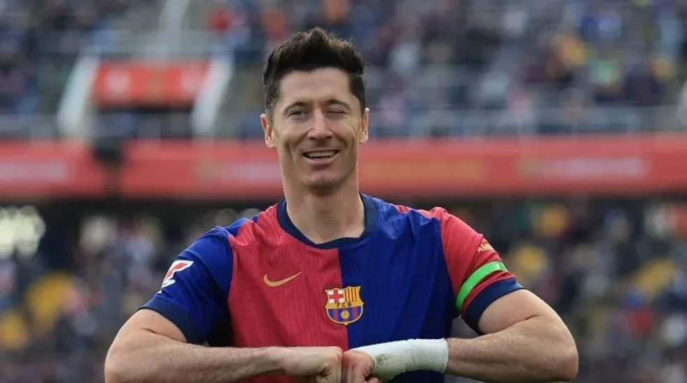 真实玩家评分游戏莱万多夫斯基新星出色防守表现突出,中国队前途光明!