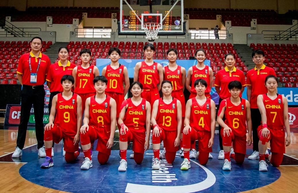 真实玩家评分游戏莱万多夫斯基新星出色防守表现突出,中国队前途光明!