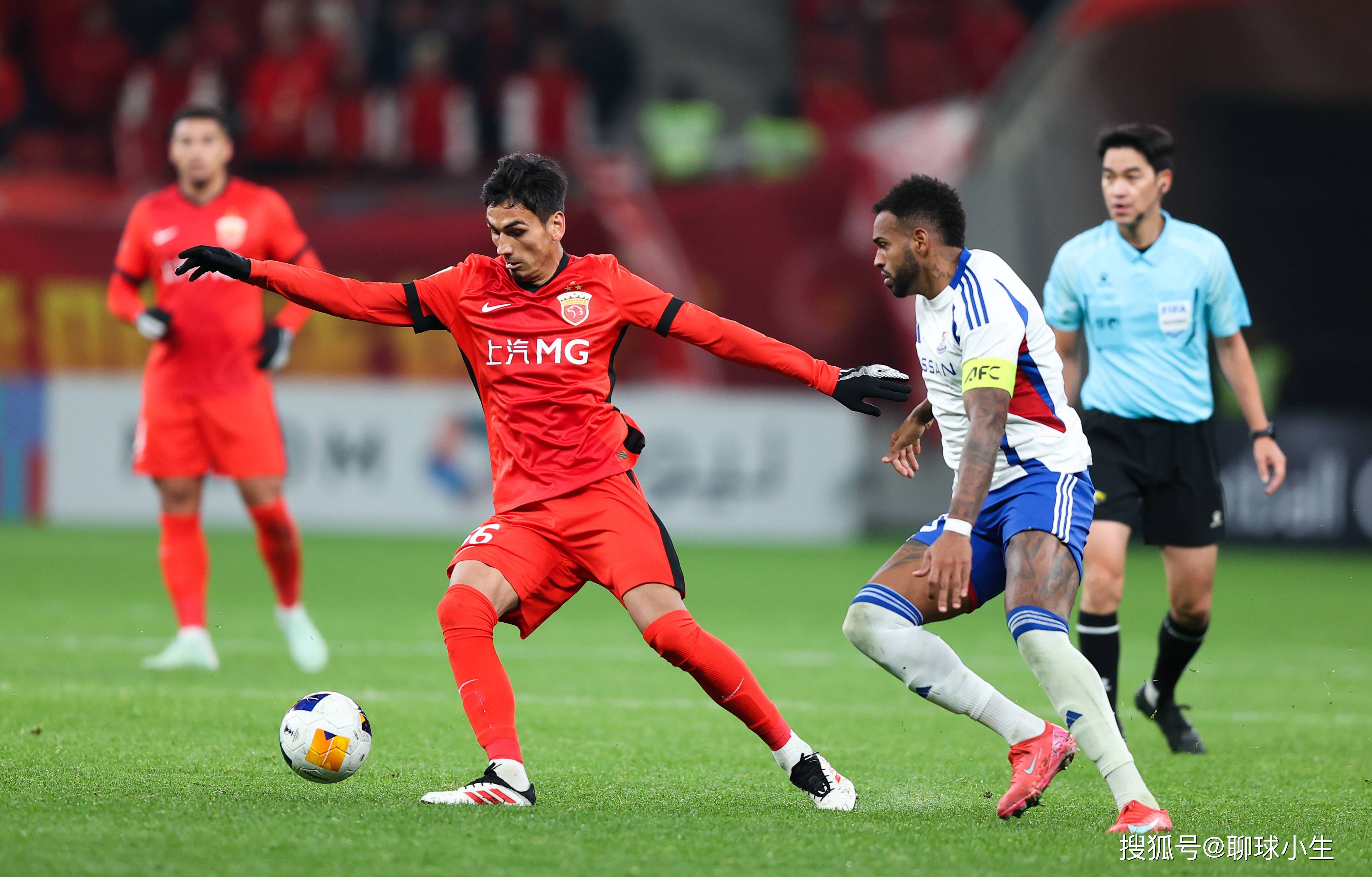 2025九游游戏排行榜关于转会期中超焦点战，上海海港状态回暖，压力陡增，更衣室氛围转暖的信息