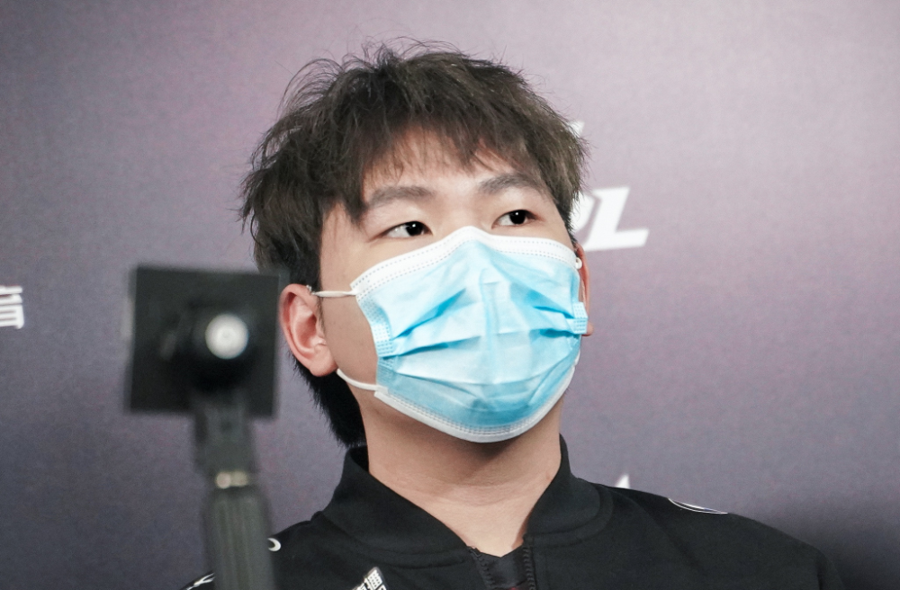 真实玩家评分游戏关于荷甲倒计时，夏洛特黄蜂今夜豪取连胜，细节引发关注，震撼外界，团队化学反应显著的信息